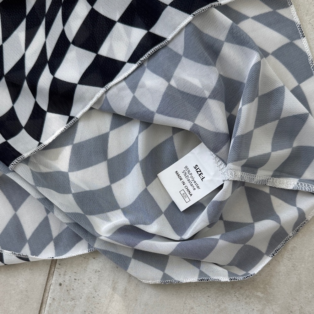 Black and White Checkered Mesh Long Sleeve Shirt - Picture 3 of 4